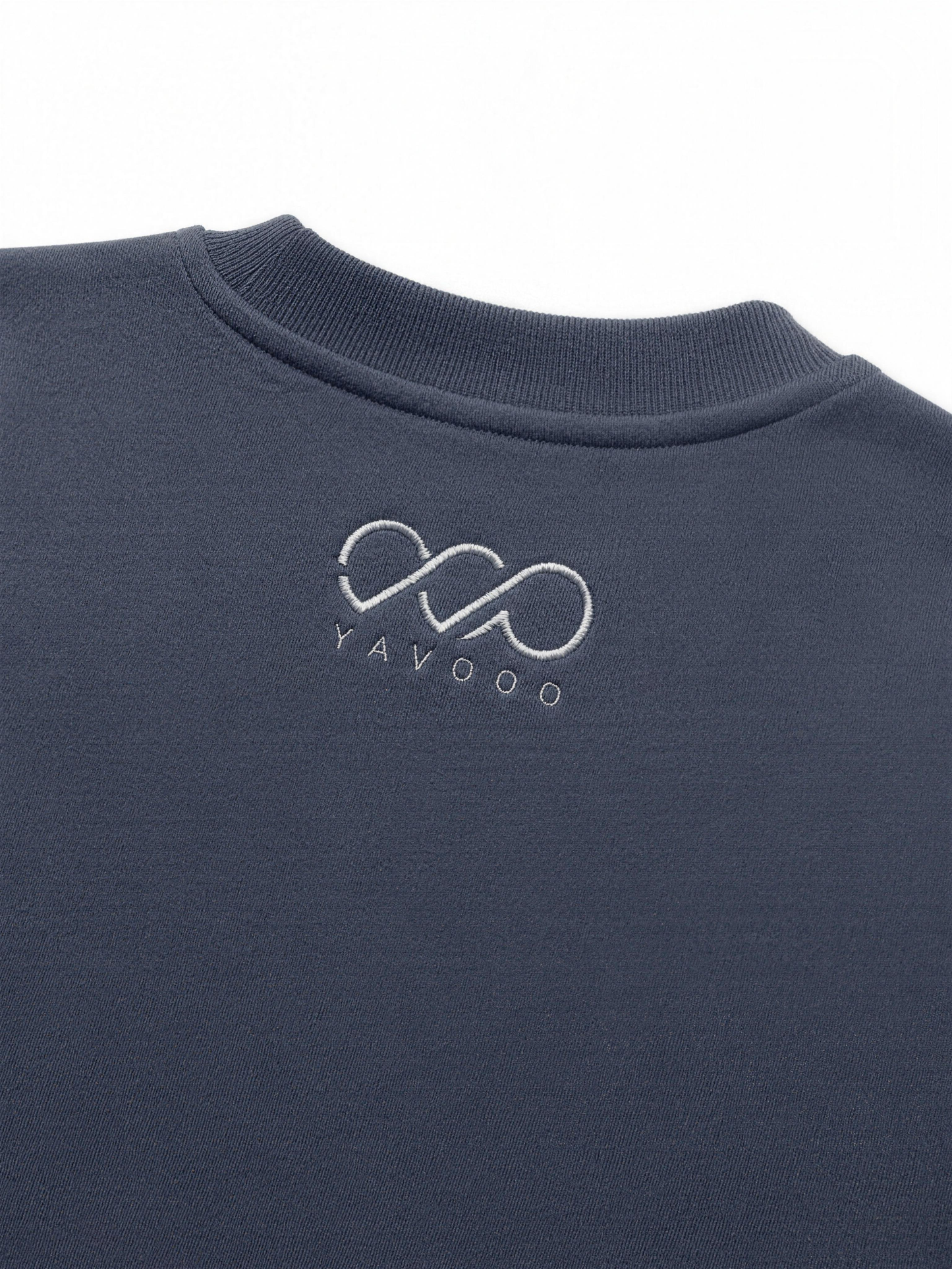 YAVOOO Crewneck – back neckline logo embroidery